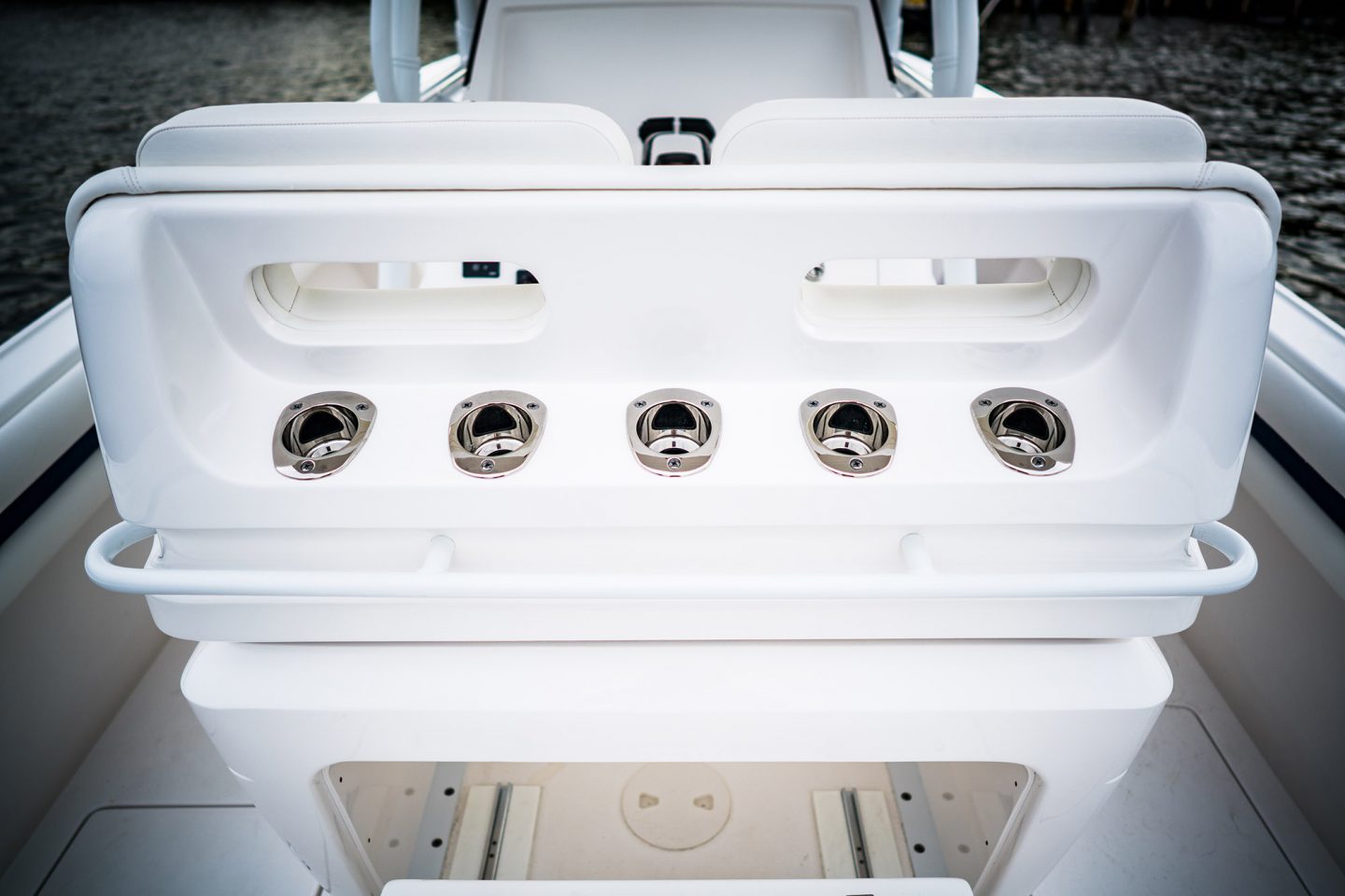 INTREPID 327-I CENTER CONSOLE FISHING