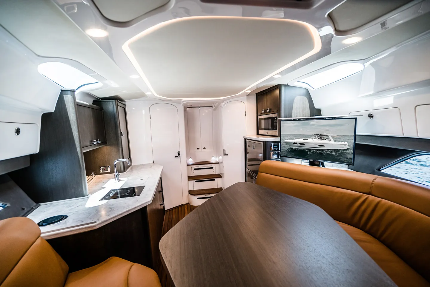 LUXURY SPORT YACHTS CABIN