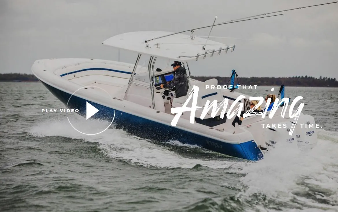 INTREPID 327-I CENTER CONSOLE